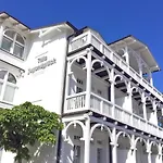 Villa Jugendglueck - Gelbe Lilie