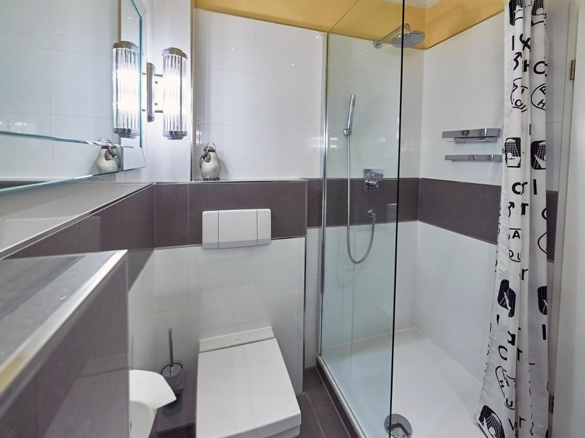 Apartment Jugendglueck - Gelbe Lilie *