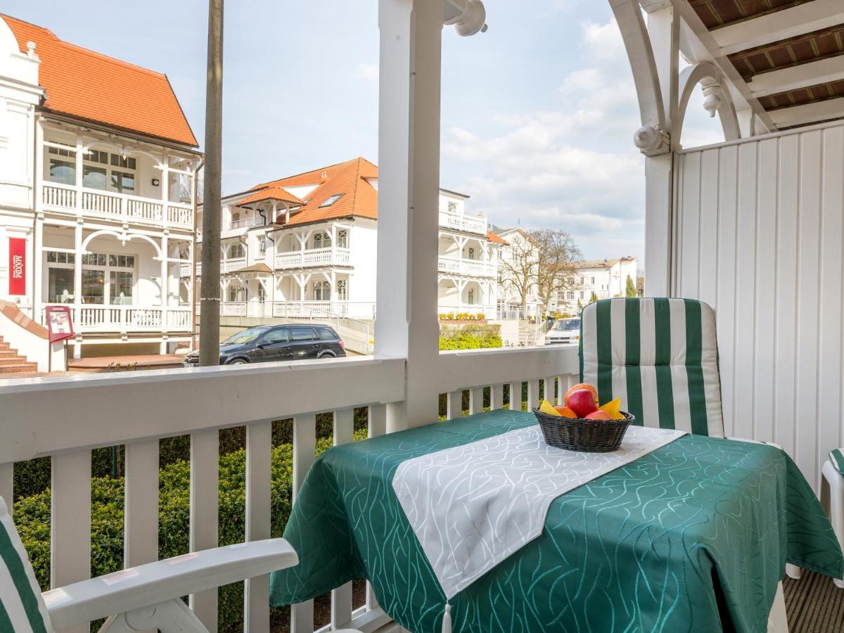 Jugendglueck - Gelbe Lilie Ostseebad Binz
